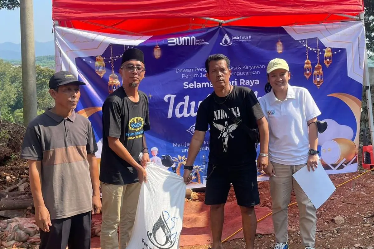 Perum Jasa Tirta II yang menyumbangkan 7 ekor sapi dan 14 ekor kambing dalam kegiatan Berkurban untuk Negeri (Istimewa)