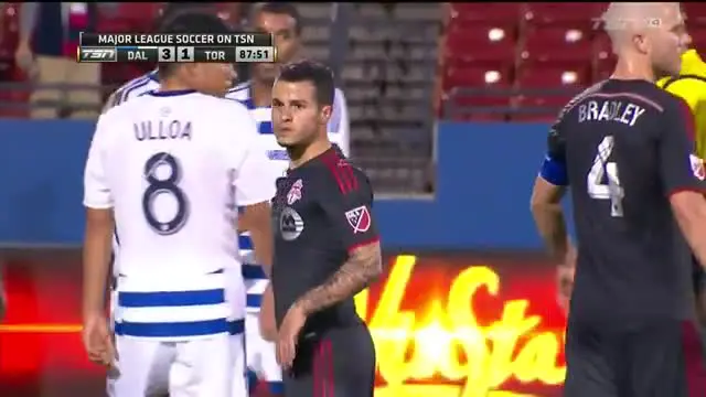 Dalam pertandingan kontra FC Dallas di Toyota Stadium, 18 April lalu, Sebastian Giovinco yang kini membela Toronto FC berhasil mencetak gol indah lewat tendangan bebas pada menit ke-89. Tapi pada akhirnya, Toronto tetap kalah 2-3 atas Dallas.