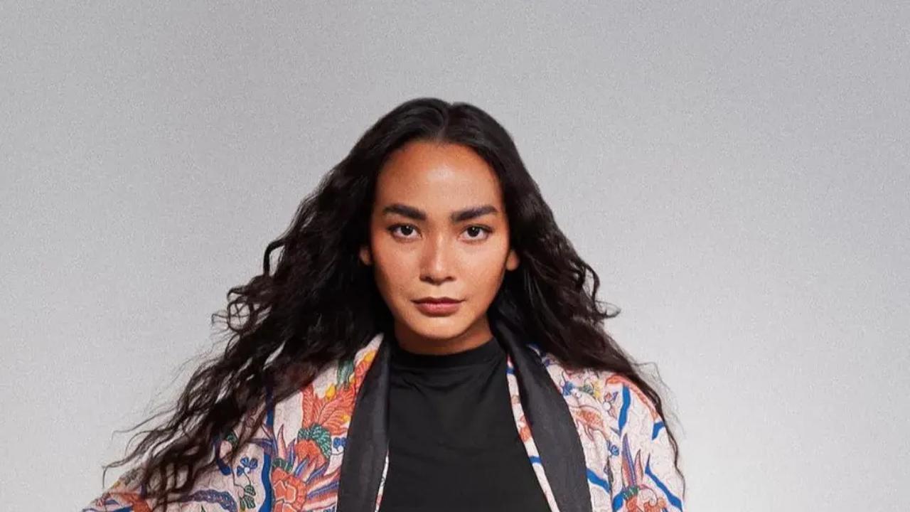 3. Reynavenzka Deyandra adalah finalis GADIS Sampul 2008 yang sempat bintangi Buku Harian Nayla. Ia juga membintangi film Project Panda (2022) dan web series Mantan tapi Menikah (2023).
