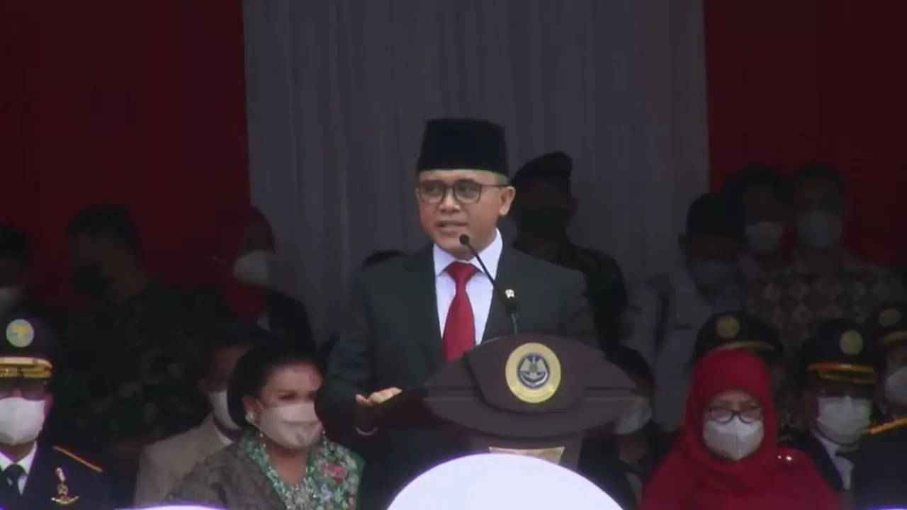 Menteri Pendayagunaan Aparatur Negara dan Reformasi Birokrasi (PAN-RB) Abdullah Azwar Anas dalam Upacara Pelantikan Terpadu Perwira Transportasi Kementerian Perhubungan, di Kawasan Monas, Selasa (25/19/2022).