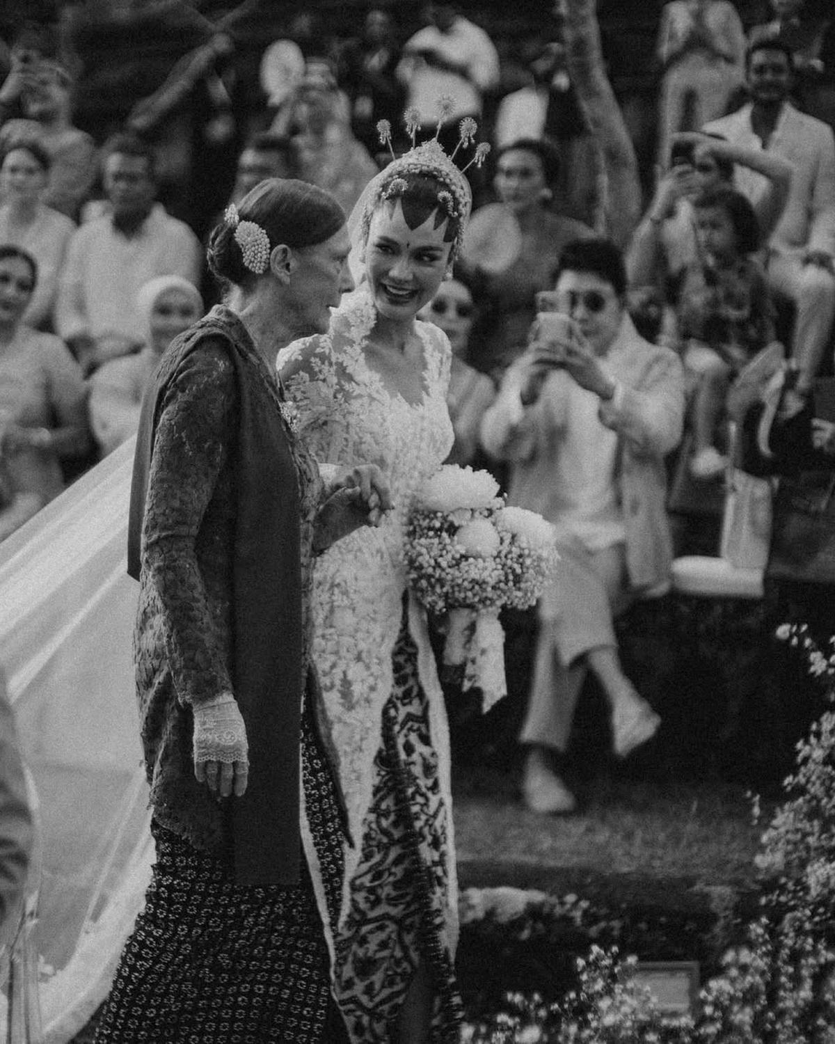 Desa Maya Waltraud Maiyer
