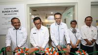 President Director PT Bundamedik Tbk (BMHS) – Agus Heru Darjono; Gubernur DKI Jakarta – Pramono Anung Wibowo; President Commissioner PT Bundamedik Tbk – dr. Ivan Rizal Sini; Komisaris Independen PT Bundamedik Tbk – Retno Marsudi; Direktur Utama PT MRT Jakarta (Perseroda) – Tuhiyat dalam peresmian Bunda Clinic MRT Dukuh Atas di Jakarta (22/10). Bunda Clinic MRT Dukuh Atas merupakan klinik kesehatan pertama BMHS di pusat transportasi publik Jakarta yang berfokus pada layanan vaksinasi dan wellness. (Foto: BMHS)