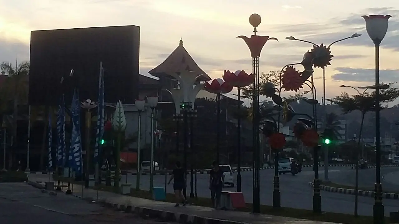 Pagi Sunyi dari Pusat Nadi Kota Tanah Bertuah