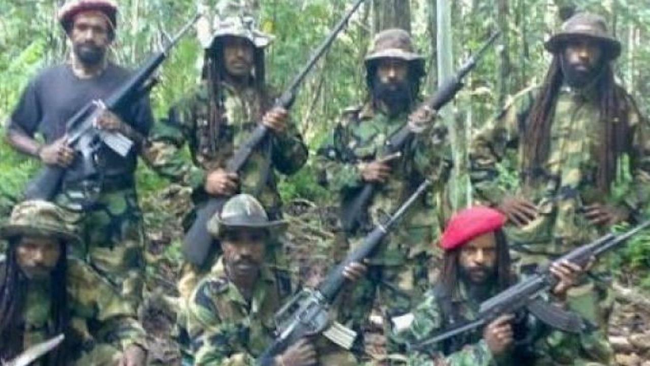 Satu anggota Keluarga Kriminal Bersenjata (KKB) ditangkap Satgas Ops Damai Cartenz 2023 berinisial ET alias LD alias ALTAU (27).&nbsp;