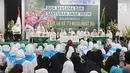 Suasana doa bersama dan santunan anak yatim yang diselenggarakan Muslimat NU di kompleks SUGBK, Jakarta, Sabtu (26/1). Acara ini sebagai rangkaian peringatan Harlah ke-73 Muslimat NU. (Liputan6.com/Herman Zakharia) (Liputan6.com/Herman Zakharia)