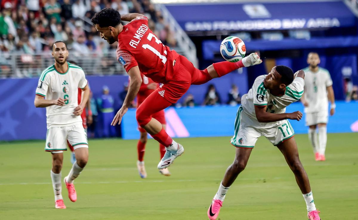 FOTO: Yordania Tersingkir Setelah Takluk  1-2 dari Aljazair