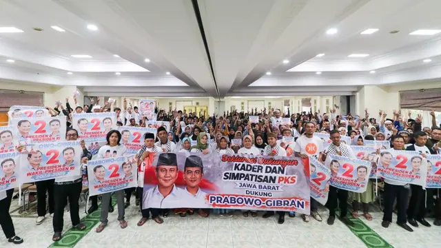 Dukungan terus mengalir kepada Pasangan Calon (Paslon) nomor urut 2, Prabowo Subianto dan Gibran Rakabuming Raka. Hal itu setelah ratusan kader dan simpatisan PKS Jawa Barat (Jabar) mendeklarasikan dukungan kepada pasangan Prabowo-Gibran (Istimewa)