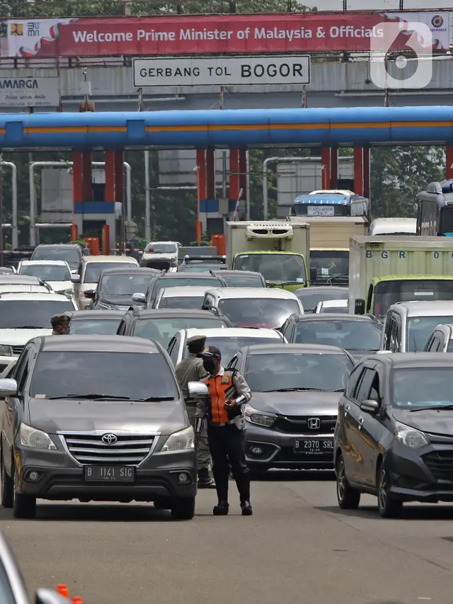 Suasana Gerbang Tol Bogor di Tengah Penerapan Ganjil Genap