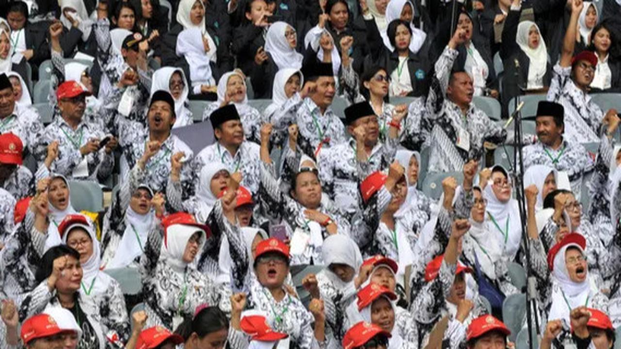 Kabar Gembira, Presiden Prabowo Naikkan Gaji Guru Honorer Rp2 Juta, Guru PNS Satu Kali Gaji Pokok