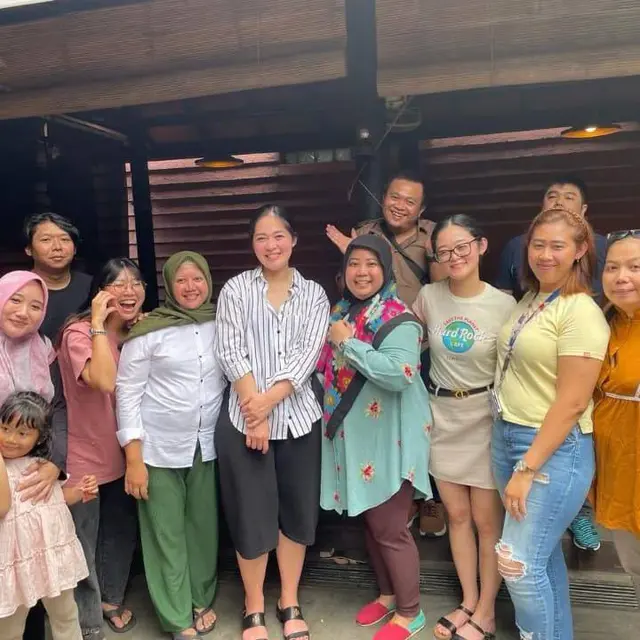 7 Potret Gracia Indri dan Gisela Cindy Pulang ke Indonesia, Kumpul Keluarga Besar