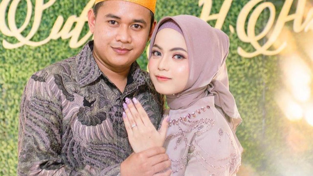 Haji Alwi merupakan pemilik PT ADJ (Alwi Dondang Jaya). Calon suami Putri Isnari datang dari keluarga pengusaha.