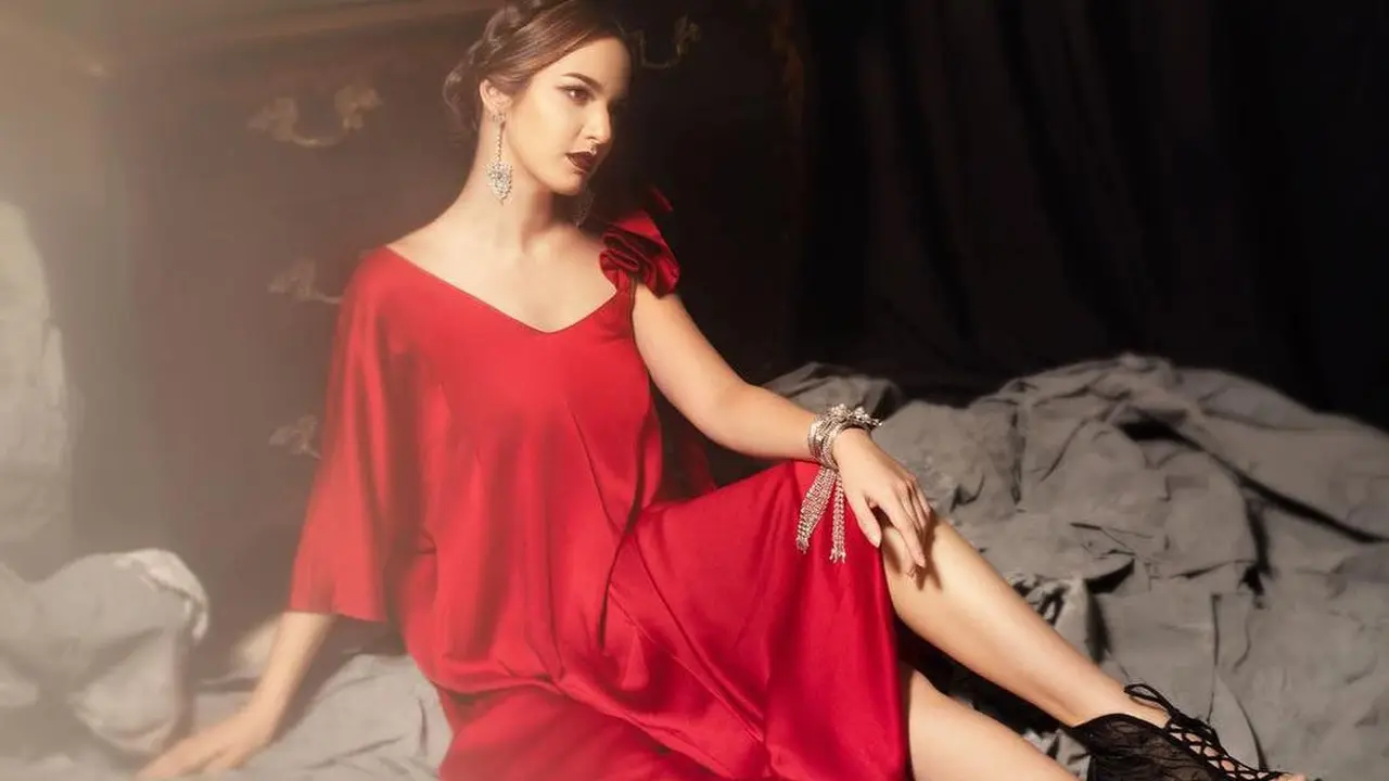 [Bintang] Fashion Nia Ramadhani