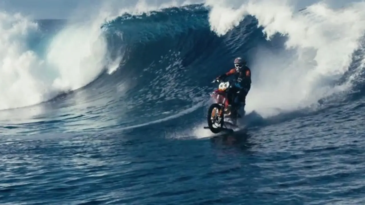 Peselancar Ekstrem Robbie Maddison