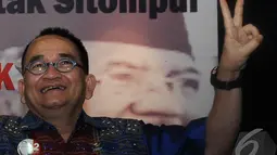 Jika dulu sering melontarkan kritik pedas terhadap Joko Widodo (Jokowi), kini Ruhut mengaku jatuh hati untuk mendukung pasangan Jokowi-Jusuf Kalla, Jakarta, Senin (23/6/2014) (Liputan6.com/Herman Zakharia)