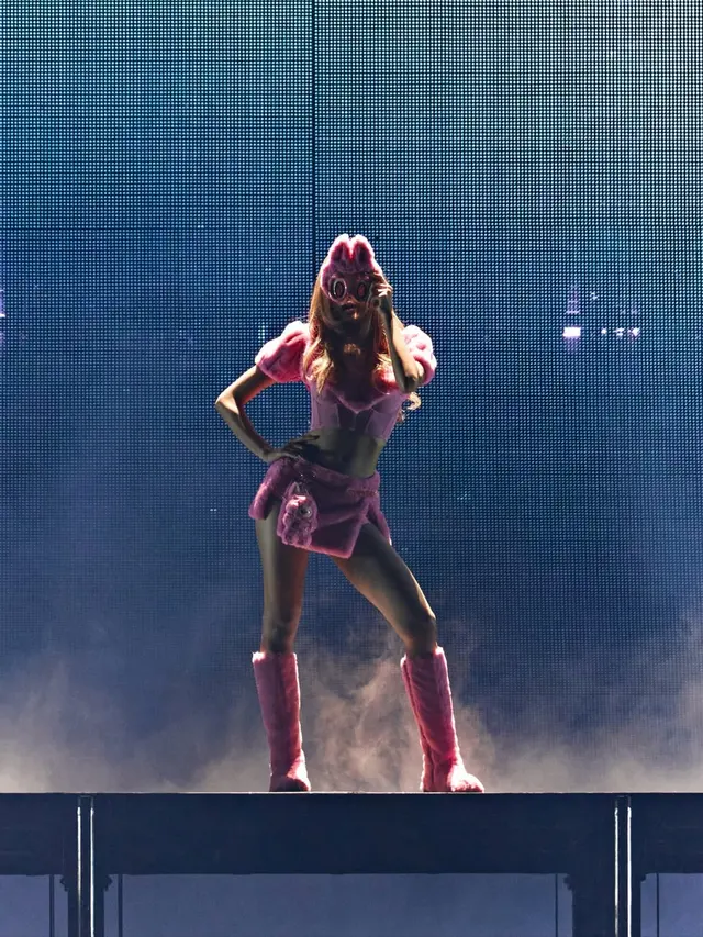 Kostum dan Penampilan di Atas Panggung