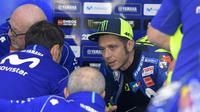 Pembalap Movistar Yamaha, Valentino Rossi pesimistis jelang balapan MotoGP Valencia 2018. (JOSE JORDAN / AFP)