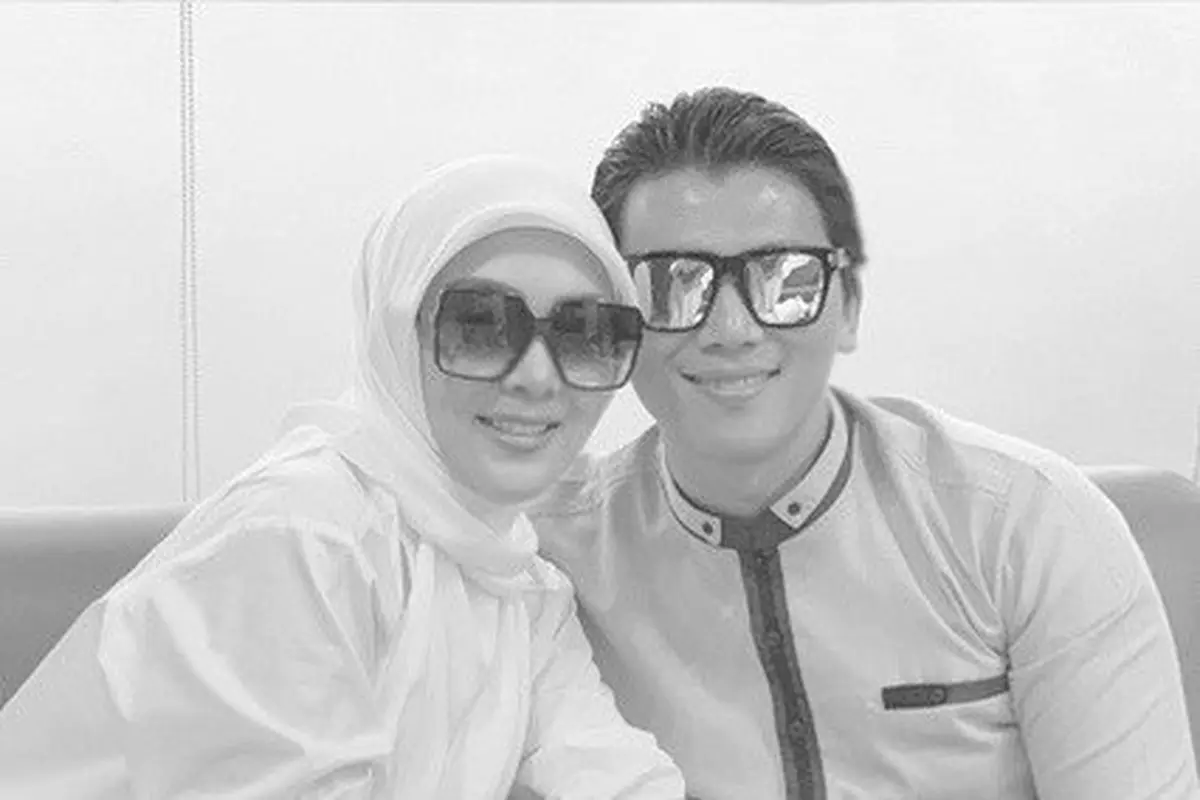 Syahrini dan Reino Barack