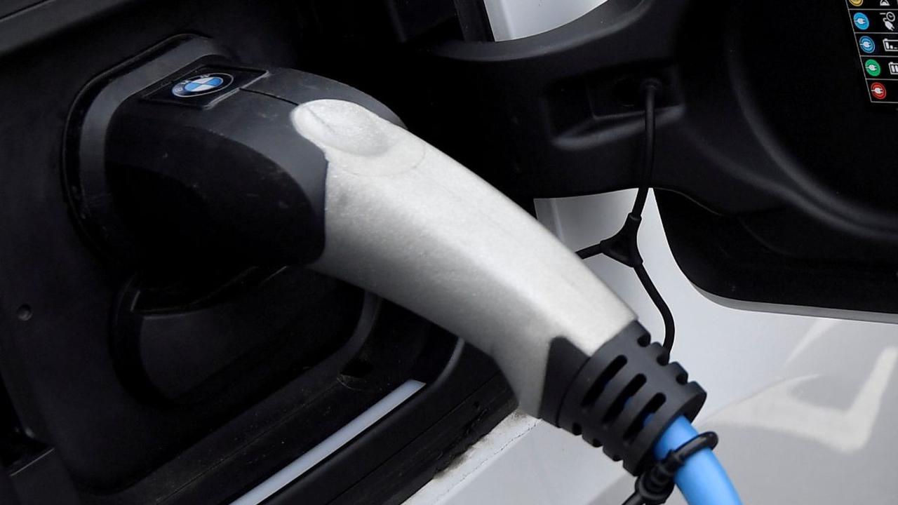 Kabar Baik Pengguna Mobil Listrik, Ngecas Baterai Cuma 5 Menit, Ini Solusinya