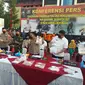 Kepala Kepolisian Daerah Sumatera Utara (Kapolda Sumut) Irjen Panca Putra Simanjuntak memaparkan kasus perampokan bersenjata api (bersenpi) di Mapolda Sumut