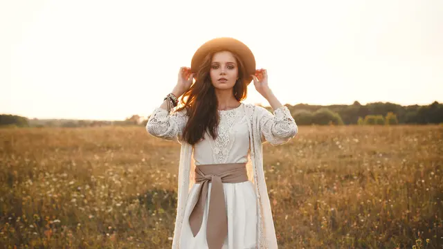 Bergaya Ala “Cewek Bumi” dengan Outfit Earth Tone, 4 Fashion Item Ini Wajib Dicoba (3)