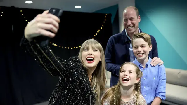 Kado Ultah Tambahan untuk Pangeran William, Foto Bareng Taylor Swift di Belakang Panggung