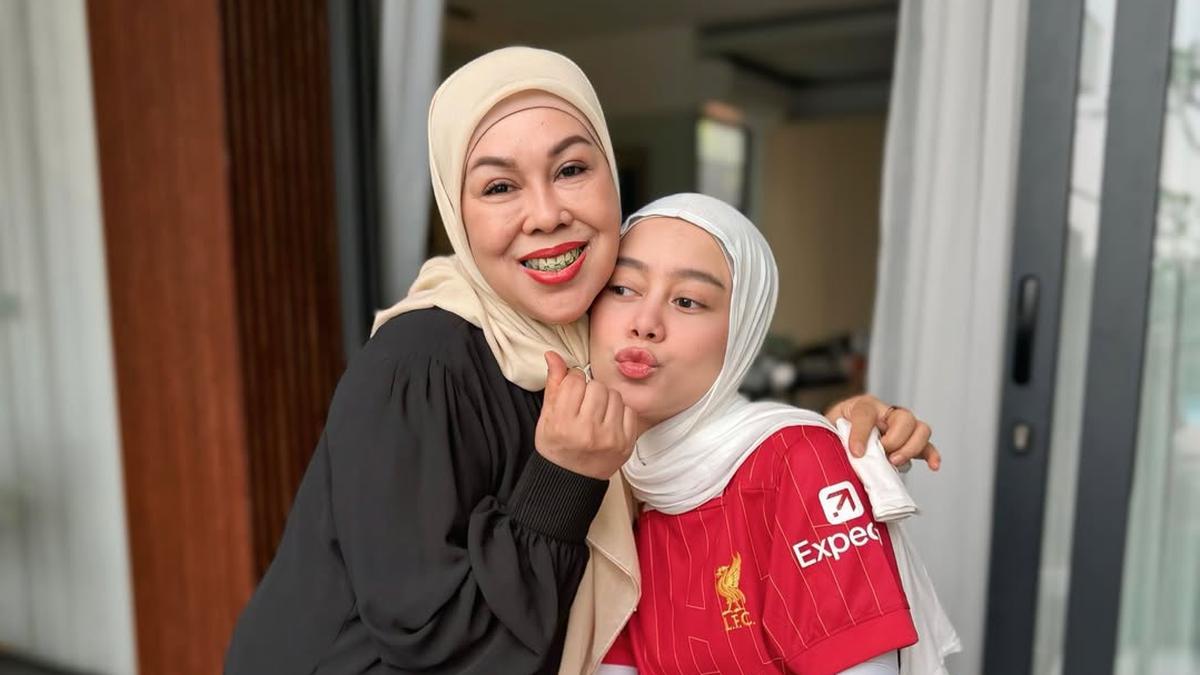 9 Potret Artis Unggah Momen Peringati Hari Ibu 2025, Ada yang Ajak Ibunda Liburan ke Eropa