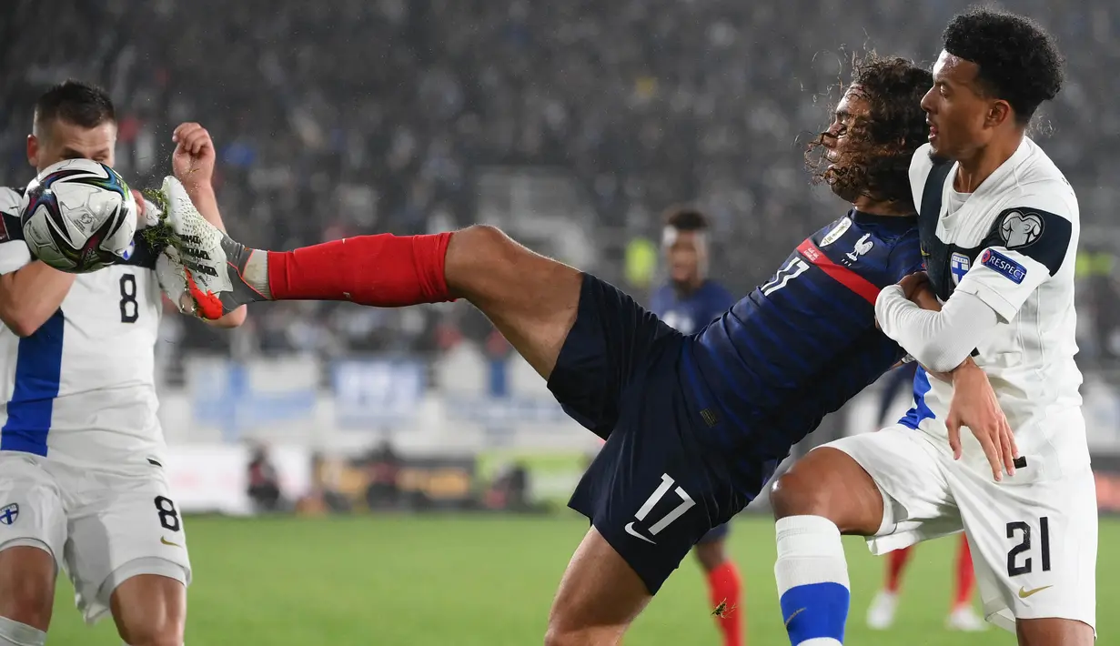 Tak ada gol tambahan yang tercipta dari kedua tim di sisa laga. Skor 2-0 untuk kemenangan Prancis pun menjadi pil pahit bagi Finlandia yang harus tersingkir dari Piala Dunia 2022. (AFP/Franck Fife)