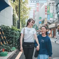 Tampil bagai K-Pop, gaya Ayu Ting Ting dan Bilqis di Korea curi atensi. [Foto: Instagram/ Ayu Ting Ting]