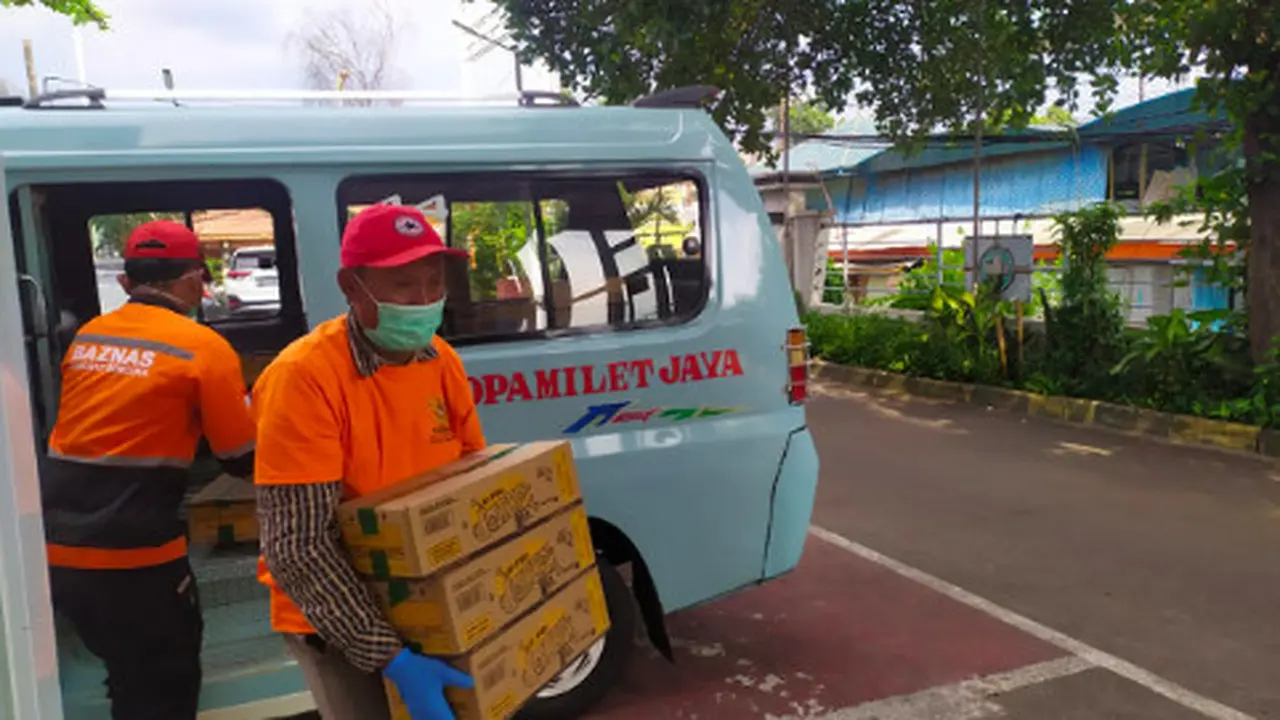 Baznas Berdayakan Sopir Angkot Lewat Cash for Work