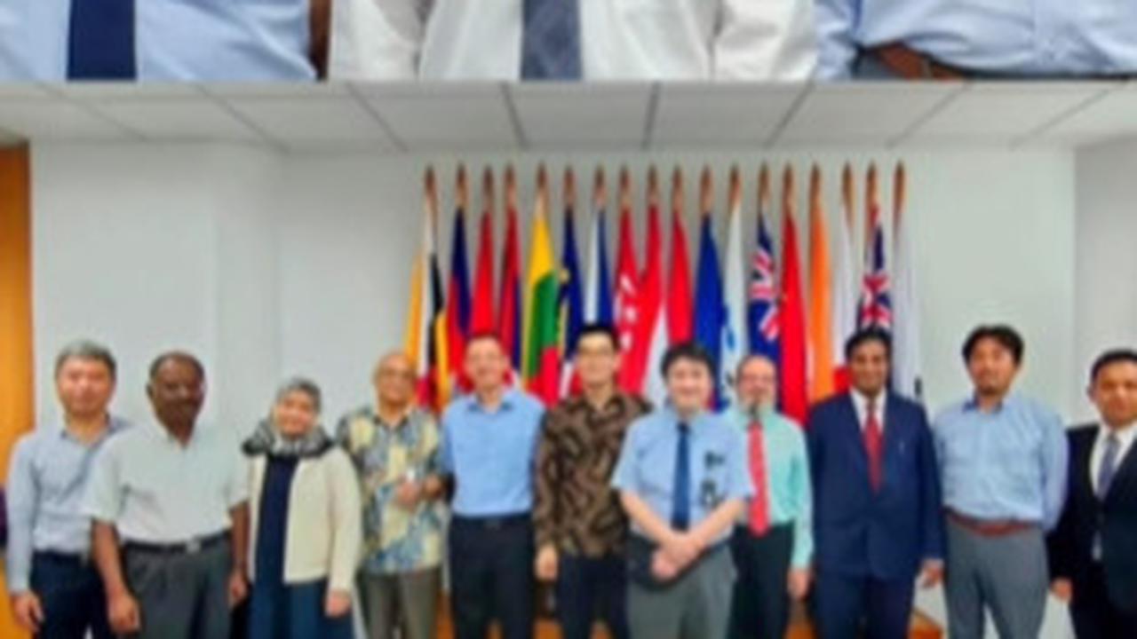 Dulu Bantu Jualan dan Pernah Diusir Pemilik Kontrakan, Tak Disangka Anak Pedagang Gorengan kini Kerja di Lembaga Terbesar Jepang