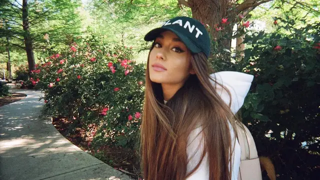 [Bintang] Ariana Grande
