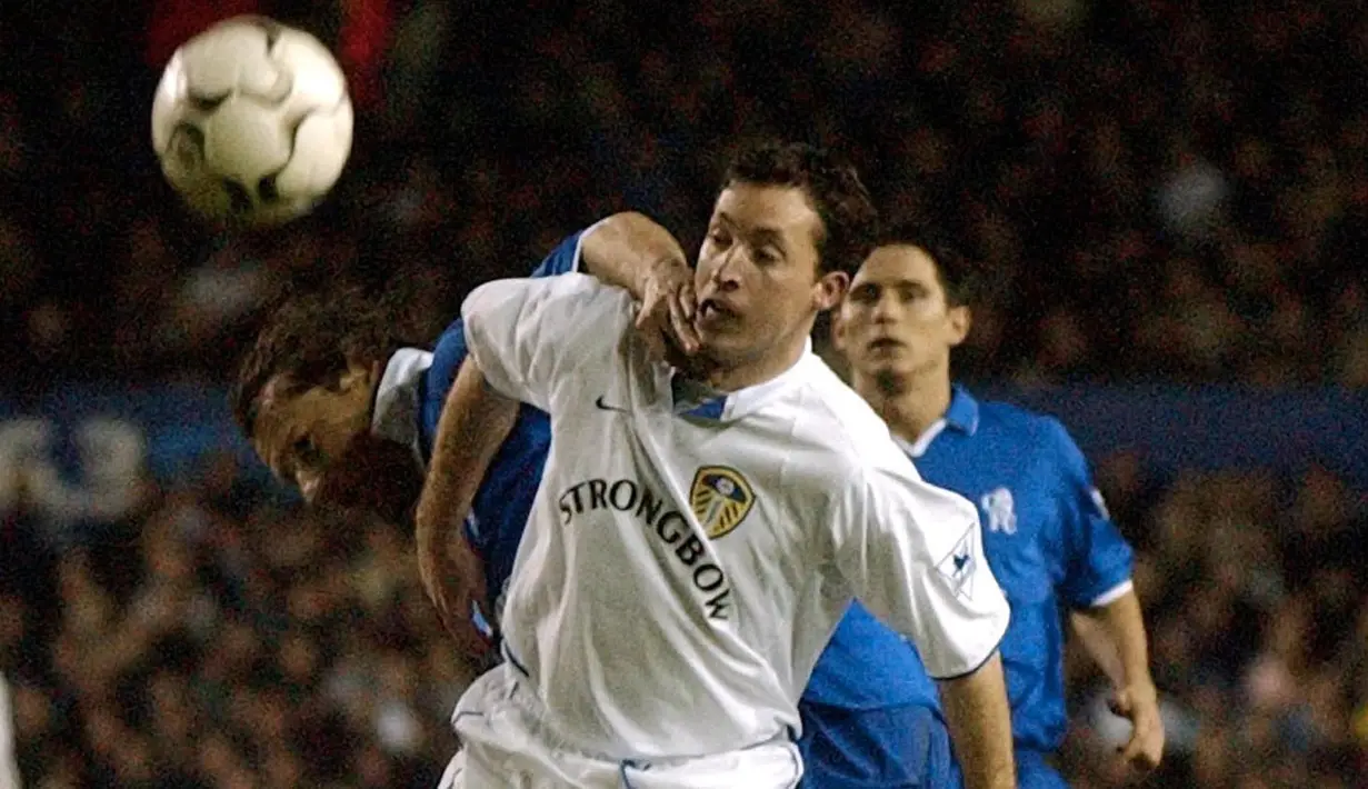 Robbie Fowler pernah mencatatkan hattrick saat laga Boxing Day Liga Inggris. Kala itu, ia sudah tidak berseragam Liverpool lagi. Fowler sukses membuat tiga gol saat Leeds United melawan Bolton pada 26 Desember 2001. (AFP/Paul Barker)