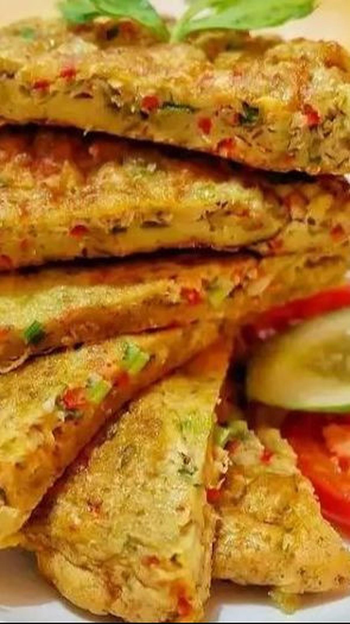 Dari lima resep telur dadar padang di atas mana yang jadi favoritmu? Dijamin rasanya otentik dan akan menghabiskan jatah nasimu. Jangan lupa recook dan rasakan kenikmatan telur dadar padang buatanmu sendiri. Selamat mencoba&nbsp;