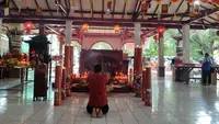 Wajah Imlek di Vihara Gayatri: dari Doa Damai hingga Tawa Anak-Anak
