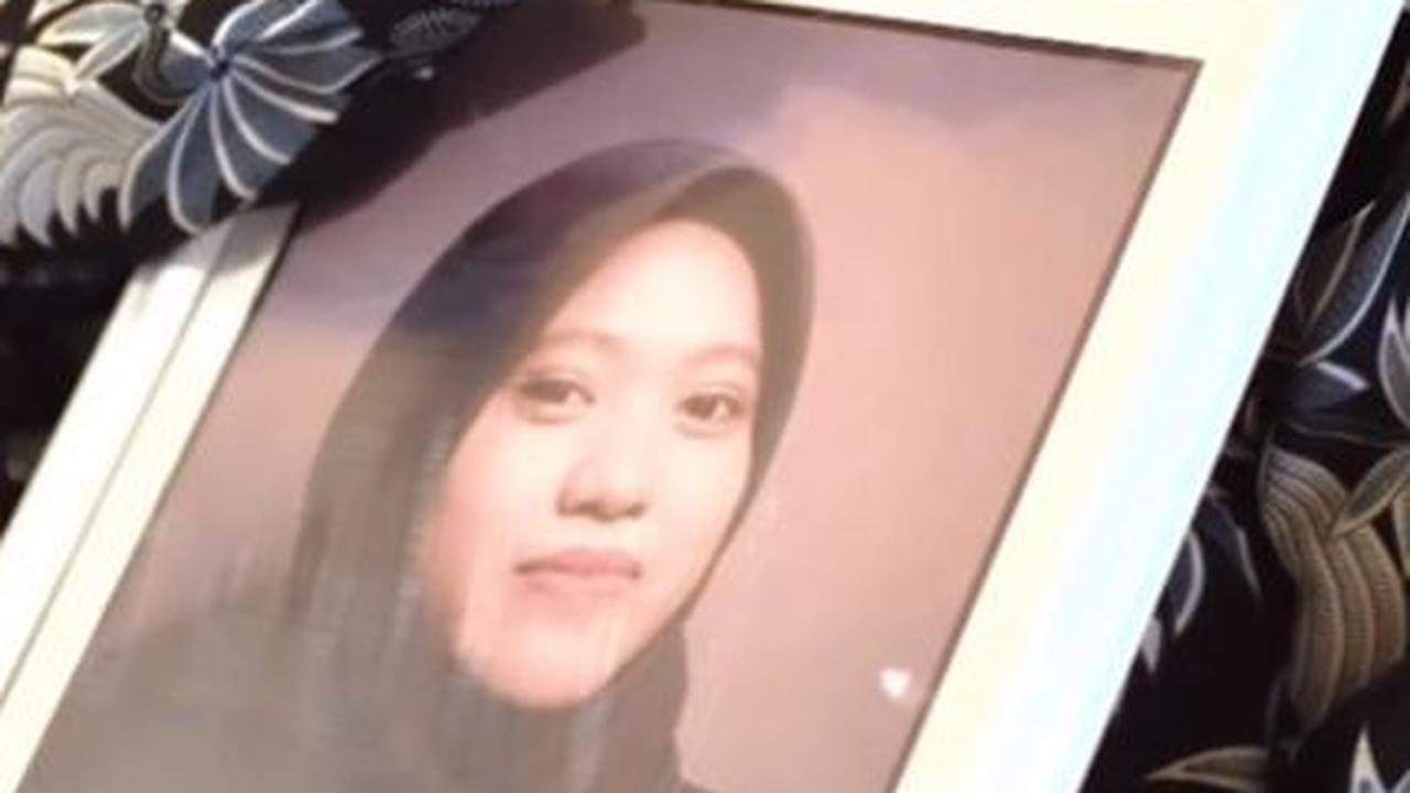 Momen Haru Orang Tua Gantikan Putrinya Wisuda di UGM, Sang Anak Meninggal karena Kecelakaan