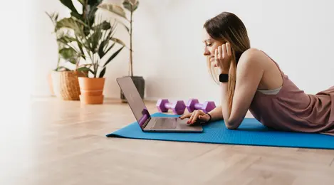 3 Cara Cepat Mengecilkan Paha Lengan Dan Perut Yang Bisa Dicoba Lifestyle Fimela Com