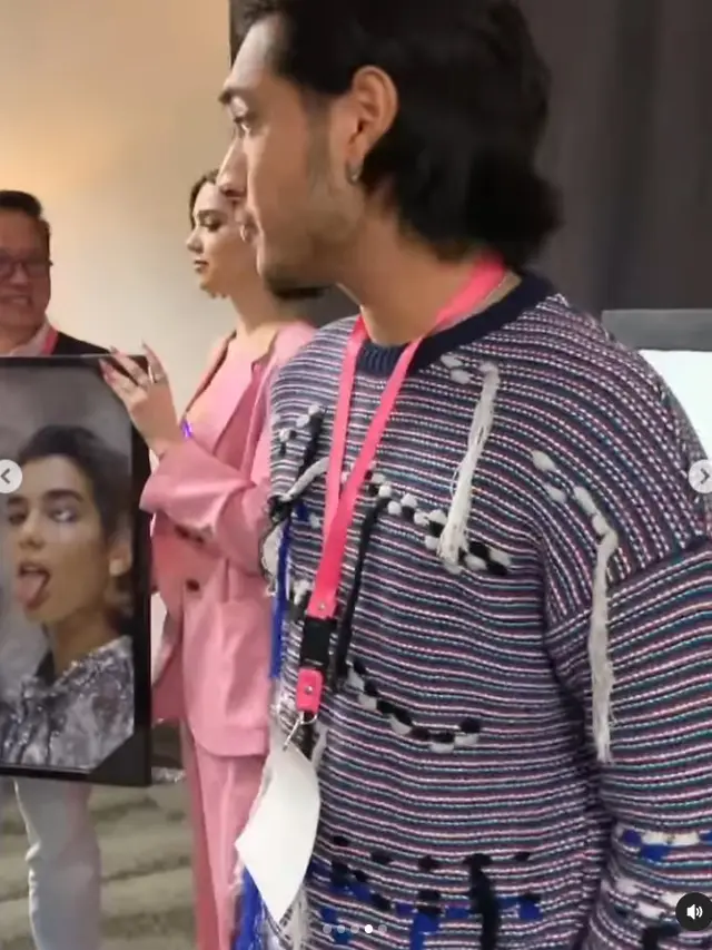 Gagal Nonton Konser Sang Idola, Ini 6 Potret Giorgino Abraham Bareng Dua Lipa di 2019