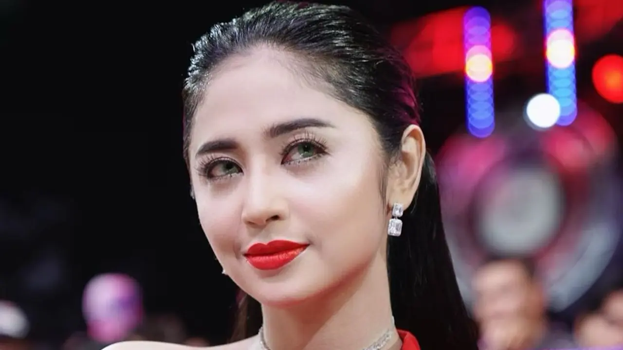 Dewi Perssik. (Foto: Instagram @dewiperssikreal)