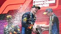 Kemenangan ini meneguhkan posisi Max Verstappen di puncak klasemen sementara GP Formula 1. (GREG BAKER/AFP)