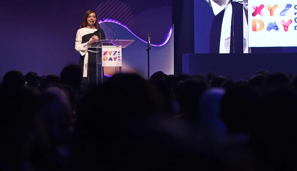 Presenter Najwa Shihab saat menjadi pembicara dalam acara XYZ DAY 2018 di The Hall Senayan City, Jakarta, Rabu (25/4). KLY merupakan grup media terkemuka Tanah Air yang juga menaungi Liputan6.com. (Liputan6.com/Herman Zakharia)