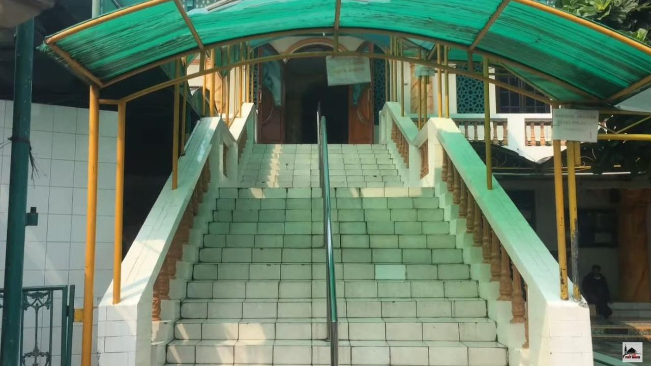 Modern di Luar Kuno di Dalam