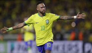 Selebrasi striker Timnas Brasil, Neymar setelah mencetak gol kelima timnya ke gawang Bolivia pada laga Kualifikasi Piala Dunia 2026 zona Conmebol di Mangueirao Stadium, Belem, Brasil, Sabtu (9/9/2023) pagi WIB. (AP Photo/Bruna Prado)