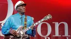 Musisi legendaris AS, Chuck Berry saat tampil di panggung Sesi Avo, Swiss (13/11/2007). Chuck Berry meninggal dunia di usia 90 tahun di Kota St Louis pada Sabtu (18/3/2017). (AP Photo)