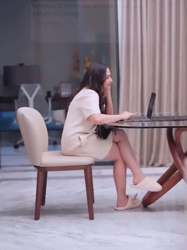 Potret dapur dan ruang makan di kediaman Jessica Mila (Instagram/jscmila)