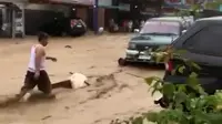 Kawasan wisata Parapat di Simalungun diterjang banjir bandang