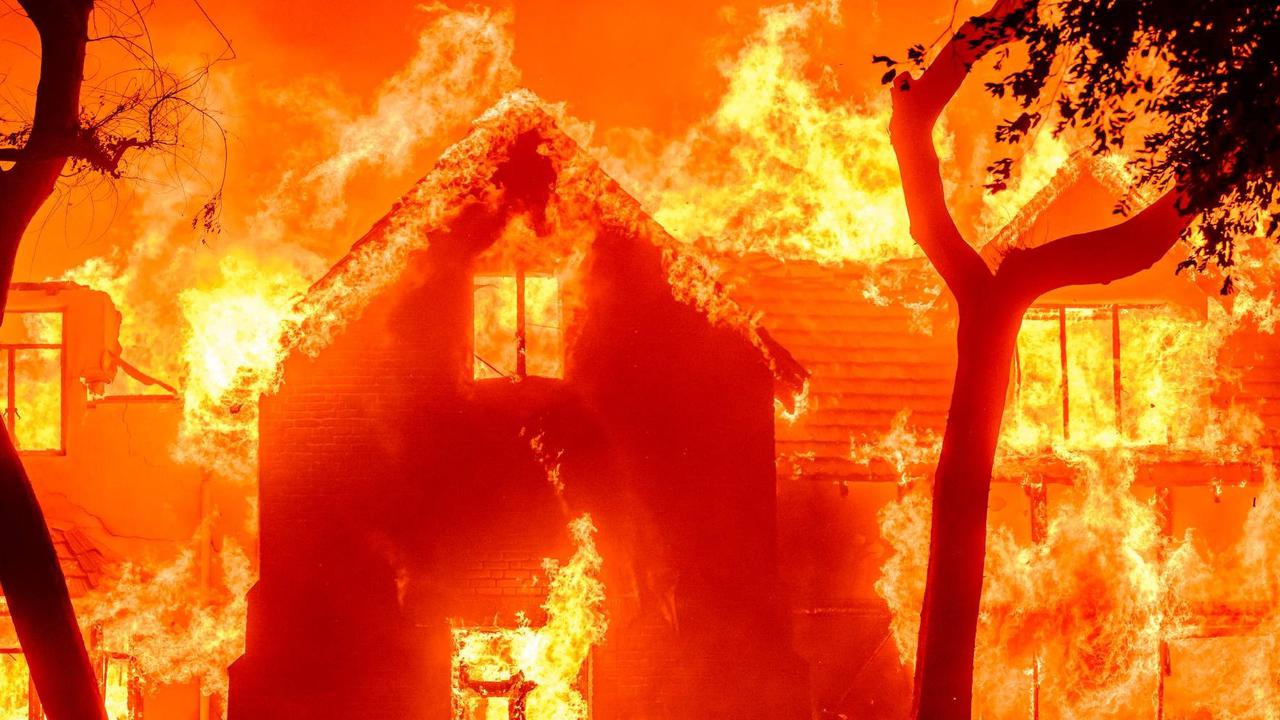 FOTO: Dahsyatnya Kebakaran Hutan Los Angeles Lahap Permukiman Paling Elit Amerika Serikat yang Dihuni Bintang Hollywood