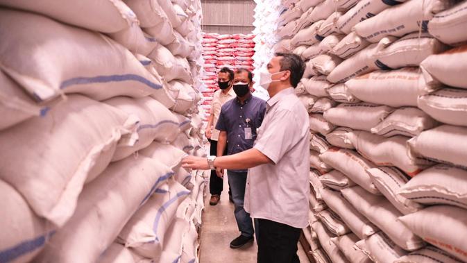 Bansos Beras Tambahan 10 Kg Disalurkan Bulog Mulai Hari Ini 18 Juli 2021 - Vimarsana News
