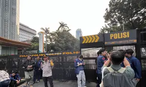Kedua Sisi Jalan Medan Merdeka Selatan Ditutup Imbas Demo Mahasiswa Trisakti