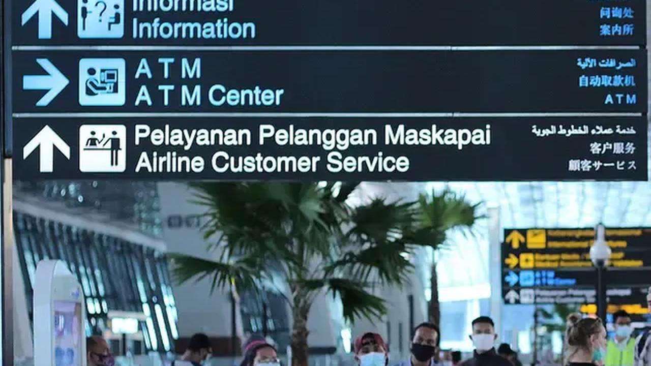 Bandara Soekarno-Hatta (Soetta) menempati peringkat pertama di Asia Tenggara (ASEAN) dan ketiga di Asia Pasifik sebagai bandara tersibuk versi Airport Council International (ACI).