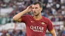 5. Edin Dzeko (AS Roma) - Edin Dzeko telah mencetak lima gol di Serie A musim ini. Pemain berumur 34 tahun ini mampu berkontribusi besar dalam performa AS Roma untuk mencapai konsistensi. (AFP/Vincenzo Pinto)